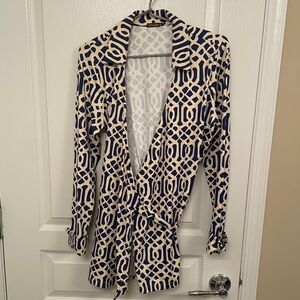J. McLaughlin wrap shirt.  Navy & cream. Stretch fabric.